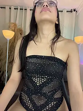 Maii Luna online show from August 3, 2026, 12:54 pm