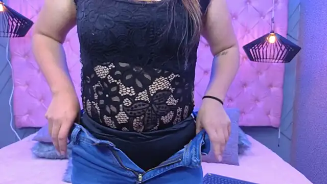 Snapshot of SARA_HORNY- chatting on May 13, 2026, 3:04 am SARA HORNY- online show from May 13, 2026, 3:04 am
