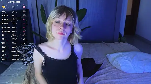 Snapshot of MollySally chatting on May 16, 2026, 10:12 am MollySally online show from May 16, 2026, 10:12 am