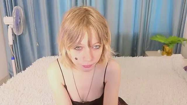 Snapshot of MollySally chatting on June 4, 2026, 4:07 am MollySally online show from June 4, 2026, 4:07 am
