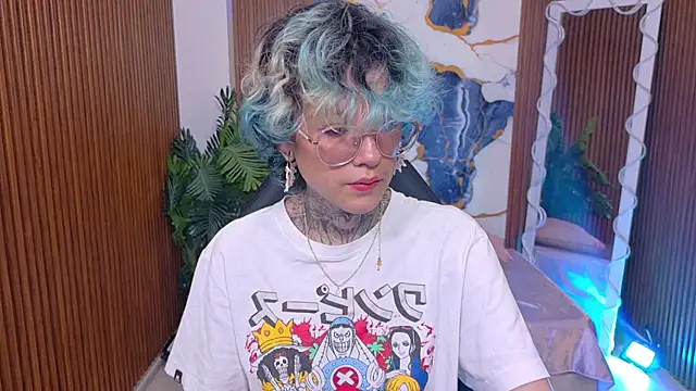 Snapshot of Lyra_tay chatting on June 10, 2026, 7:24 pm Lyra tay online show from June 10, 2026, 7:24 pm