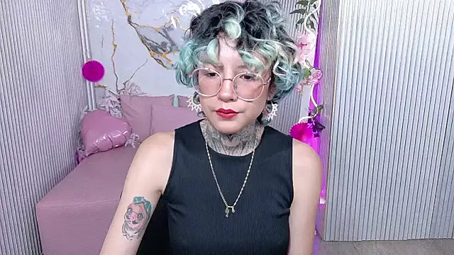 Snapshot of Lyra_tay chatting on July 12, 2026, 1:35 pm Lyra tay online show from July 12, 2026, 1:35 pm