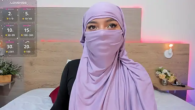  jennaa online show from April 22, 2026, 7:59 pm
