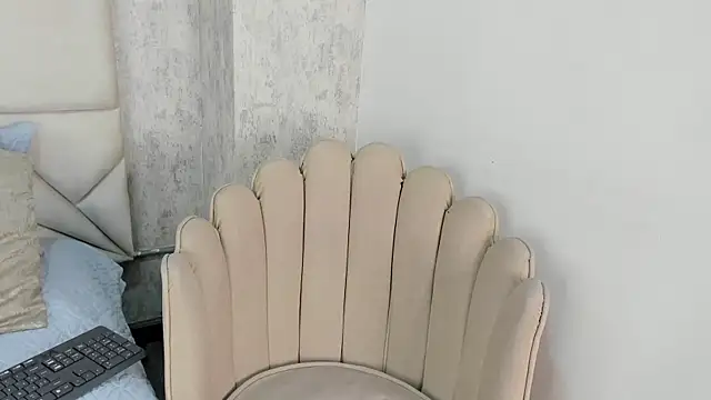 helen zen online show from June 18, 2026, 7:51 pm