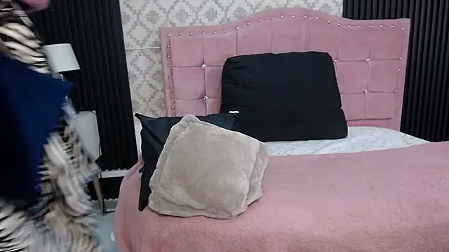 SaraLjordad online show from July 22, 2026, 5:49 pm