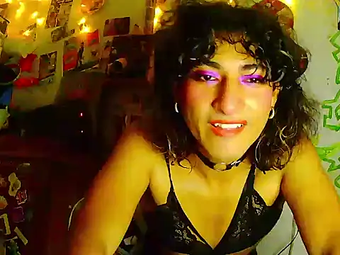 RAMONA TIJERAX online show from July 11, 2026, 9:16 pm