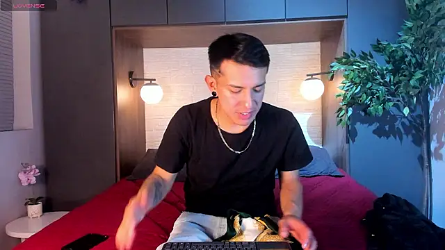 Juanse Colling online show from March 13, 2026, 8:15 pm