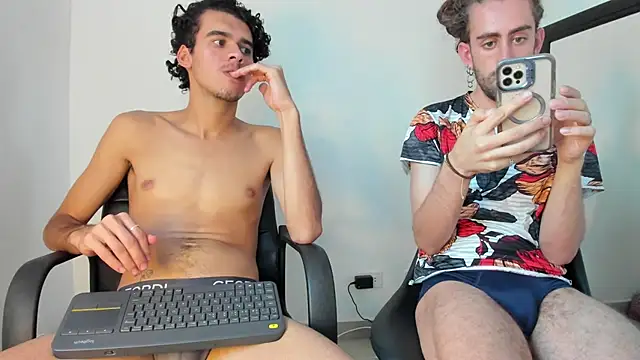 Jean And PaulXL online show from July 14, 2026, 11:10 pm