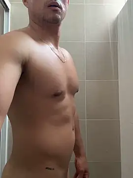 David-latinlover online show from May 1, 2026, 9:19 pm