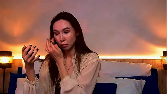 Snapshot of EmilyGray__ chatting on June 6, 2026, 7:02 am EmilyGray online show from June 6, 2026, 7:02 am