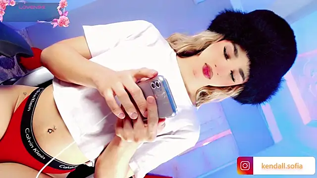 Sophiaa doll  online show from April 24, 2026, 4:15 am