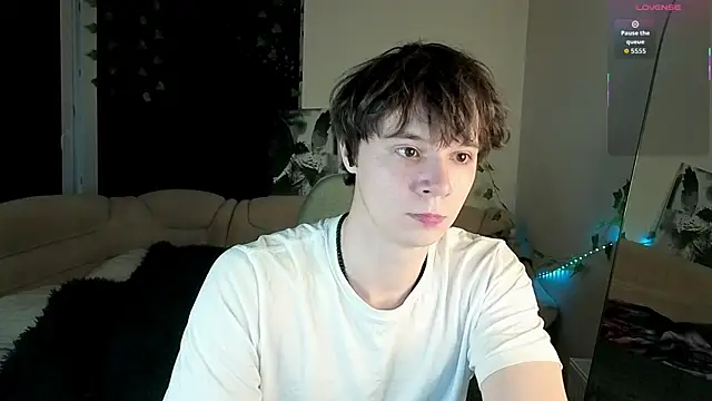 AnthonyCuutie online show from May 1, 2026, 5:39 pm