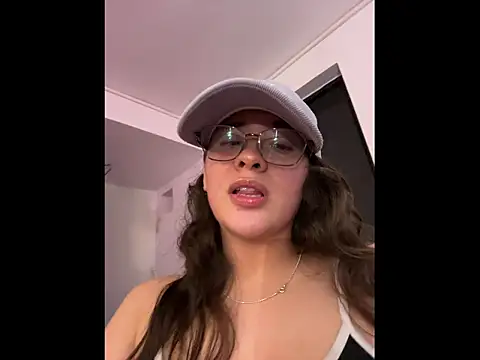 AriaDonatti online show from March 10, 2026, 11:10 pm