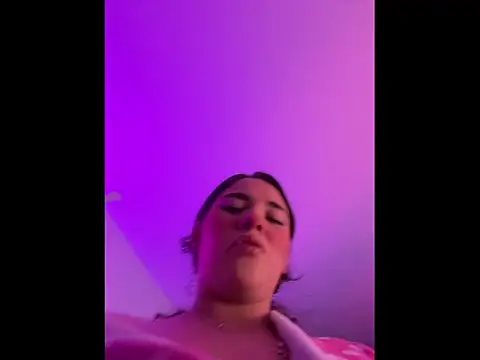 AriaDonatti online show from March 19, 2026, 4:05 am