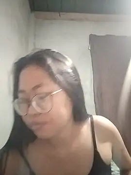angelpinay44 online show from June 25, 2026, 3:27 pm