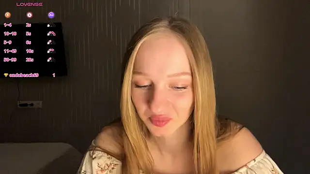 Anika Socutehe online show from April 25, 2026, 8:39 pm