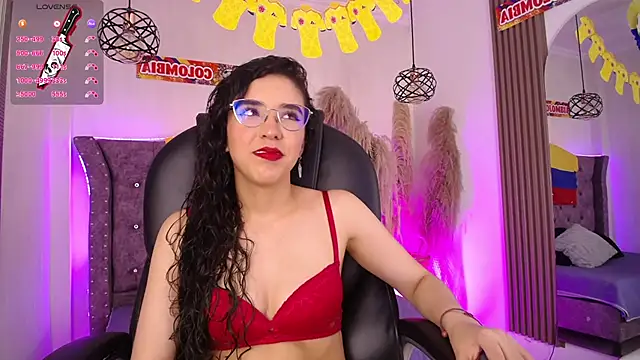 Snapshot of Amara_Davis1 chatting on July 2, 2026, 4:07 am Amara Davis1 online show from July 2, 2026, 4:07 am