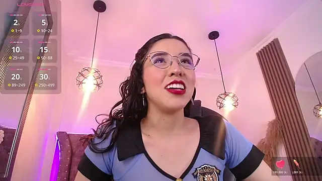 Snapshot of Amara_Davis1 chatting on July 24, 2026, 4:43 am Amara Davis1 online show from July 24, 2026, 4:43 am