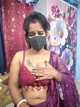 Snapshot of Tinaa_baby chatting on July 2, 2026, 3:23 am Tinaa baby online show from July 2, 2026, 3:23 am