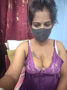 Snapshot of Tinaa_baby chatting on July 2, 2026, 4:57 pm Tinaa baby online show from July 2, 2026, 4:57 pm
