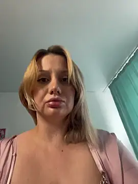 Snapshot of Avery_Wilson chatting on June 9, 2026, 3:18 am Avery Wilson online show from June 9, 2026, 3:18 am