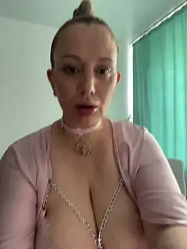 Snapshot of Avery_Wilson chatting on June 12, 2026, 3:27 am Avery Wilson online show from June 12, 2026, 3:27 am