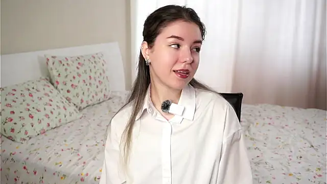 Snapshot of SmoggyWeek chatting on March 5, 2026, 9:38 am SmoggyWeek online show from March 5, 2026, 9:38 am