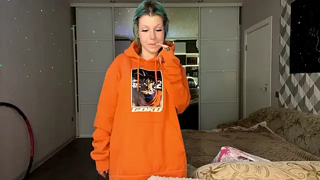 SalenaVeron online show from March 11, 2026, 4:24 pm