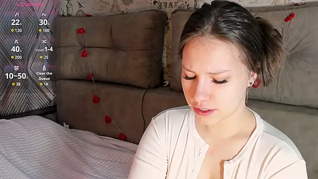 SelenaWarmm online show from March 19, 2026, 4:05 am