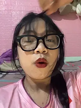 Leeeeiu online show from May 1, 2026, 3:05 pm