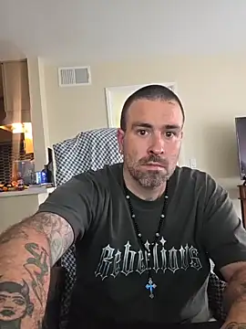Biggbaddwulf7 online show from May 5, 2026, 6:27 pm