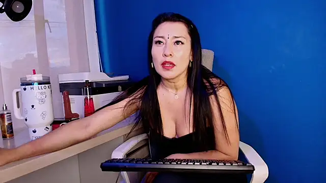 Terra  Rouse  online show from April 30, 2026, 11:27 am