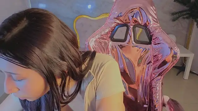 moraa s online show from March 15, 2026, 12:33 pm