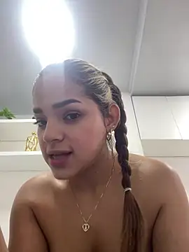 Sara  sweett online show from March 18, 2026, 5:16 pm