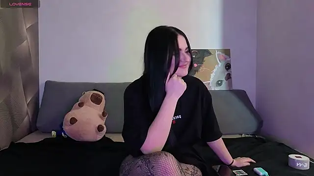 anglickes online show from March 8, 2026, 1:37 pm