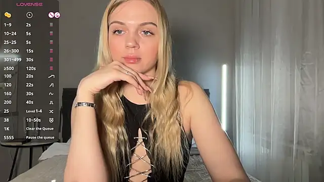 AlexaDeviliciouss online show from April 27, 2026, 3:10 pm