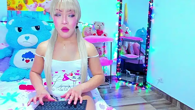 Dulce Fabiana  online show from March 13, 2026, 2:29 am