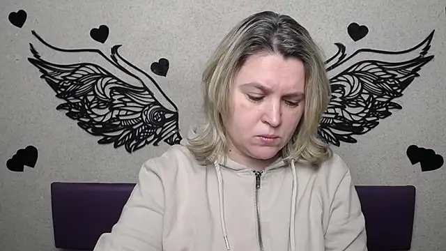 VickyRobins online show from March 10, 2026, 7:02 am