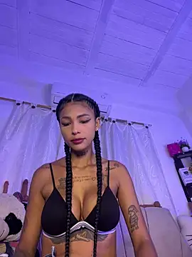 Snapshot of Antonella-smitt chatting on May 27, 2026, 12:02 pm Antonella-smitt online show from May 27, 2026, 12:02 pm