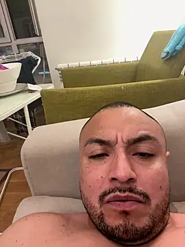 alexandeerr1986 online show from April 21, 2026, 11:29 pm