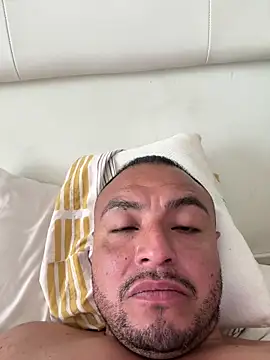 alexandeerr1986 online show from June 12, 2026, 11:42 am