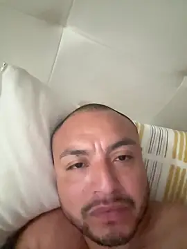 alexandeerr1986 online show from June 26, 2026, 9:14 am