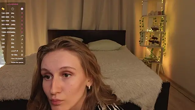 ElidiaPetit online show from March 15, 2026, 6:36 pm