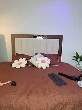 Mia Becket  online show from March 10, 2026, 10:20 am