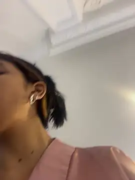 VioletaHills  online show from April 26, 2026, 1:31 pm
