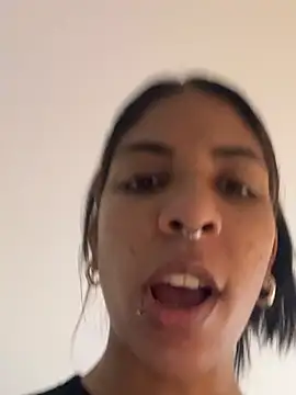 Snapshot of VioletaHills_ chatting on July 19, 2026, 1:37 pm VioletaHills online show from July 19, 2026, 1:37 pm