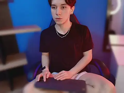 Snapshot of hollannd_ chatting on March 14, 2026, 1:05 pm hollannd online show from March 14, 2026, 1:05 pm