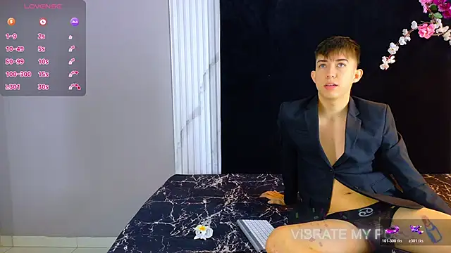 Snapshot of Danteandviolete_cr chatting on June 3, 2026, 11:35 am Danteandviolete cr online show from June 3, 2026, 11:35 am
