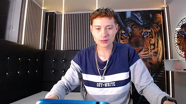  Santi2 online show from March 4, 2026, 8:59 pm