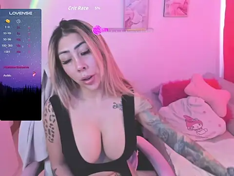 Snapshot of Martina_robertss chatting on June 12, 2026, 2:27 pm Martina robertss online show from June 12, 2026, 2:27 pm